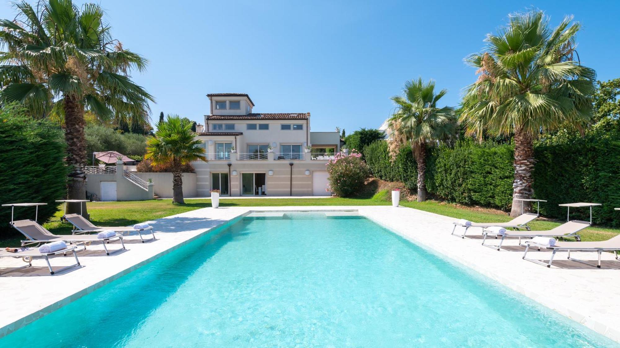 Villa Bianca 10, Emma